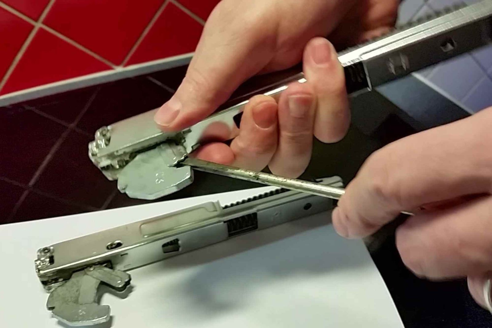 Why Oven Door Hinges Break Often