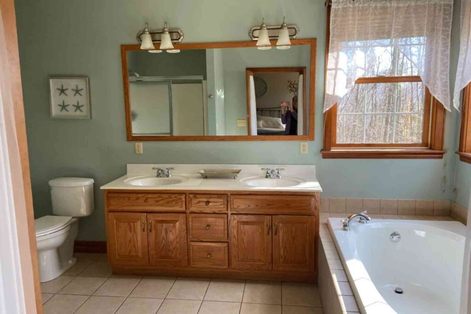 Updating Your Bathroom with Almond Fixtures: Inspiration & How-To